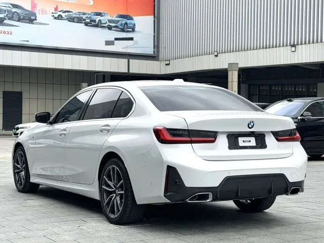 BMW 3 Series — Фото автомобиля 4