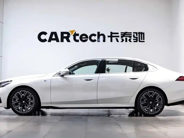 BMW 5 Series — Фото автомобиля 9