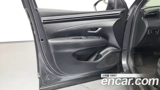 Hyundai Tucson Tucson (NX4) Дизель 2.0 2WD — Фото автомобиля 20