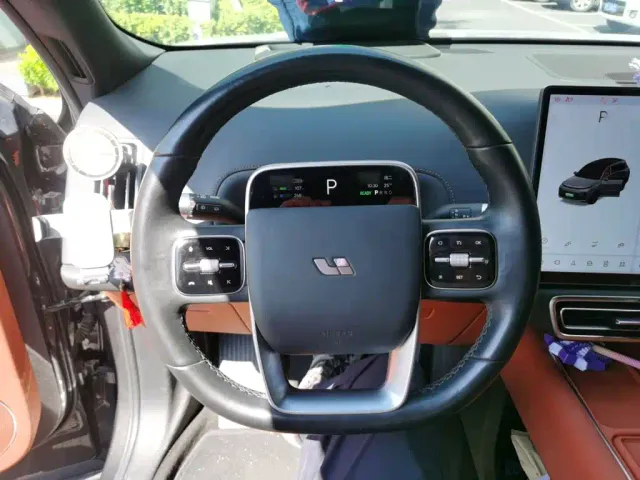 Li Auto L8 — Фото автомобиля 2