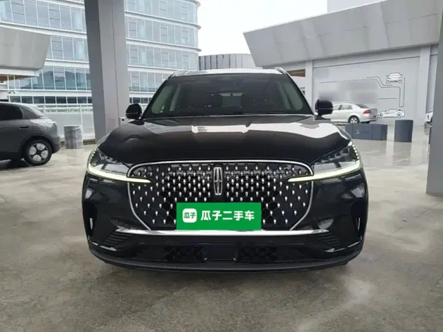 Lincoln Aviator — Фото автомобиля 2