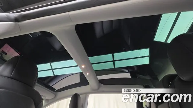 Tesla Model 3 — Фото автомобиля 23