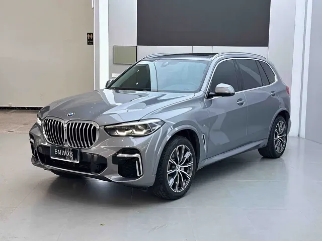 Фотография автомобиля — BMW X5