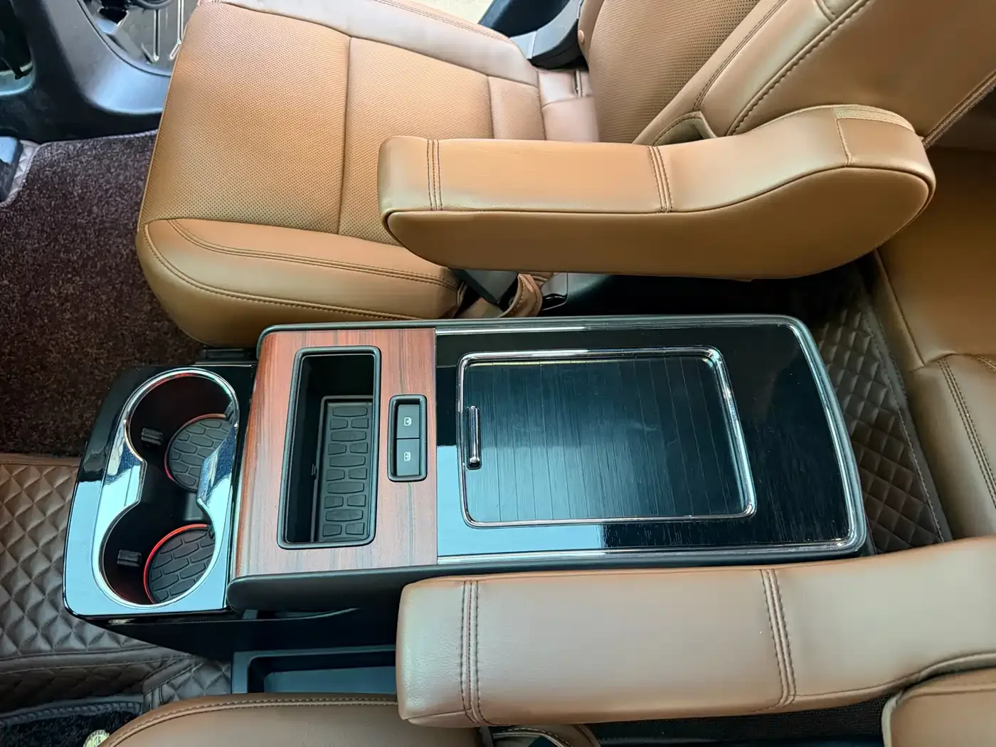 Lincoln Aviator 2021 3.0T V6 4WD Elegance Edition — Фото автомобиля 22