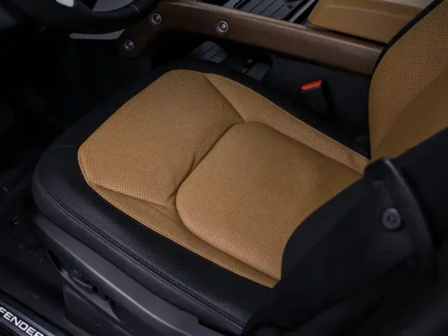 Land Rover Defender — Фото автомобиля 13