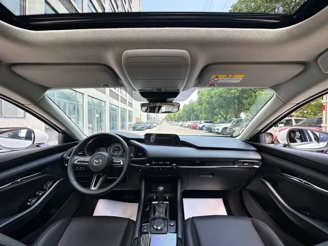 Mazda Axela — Фото автомобиля 6