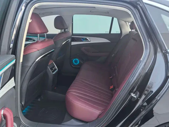 Hongqi H5 — Фото автомобиля 9