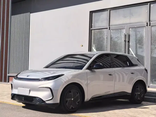 Arcfox T1 — Фото автомобиля 3