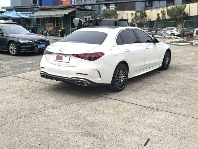 Mercedes-Benz C-Class — Фото автомобиля 3