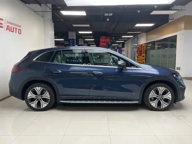 Mercedes-Benz EQE SUV — Фото автомобиля 3
