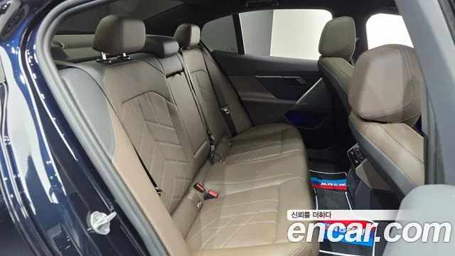 BMW 5 Series G60 — Фото автомобиля 11