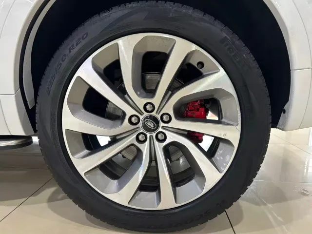 Land Rover Discovery Sport — Фото автомобиля 15