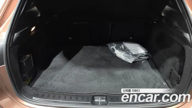 Mercedes-Benz EQA — Фото автомобиля 16