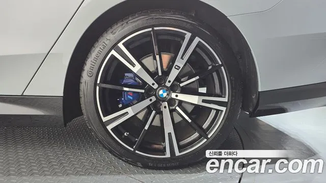 BMW 5 Series G60 — Фото автомобиля 6