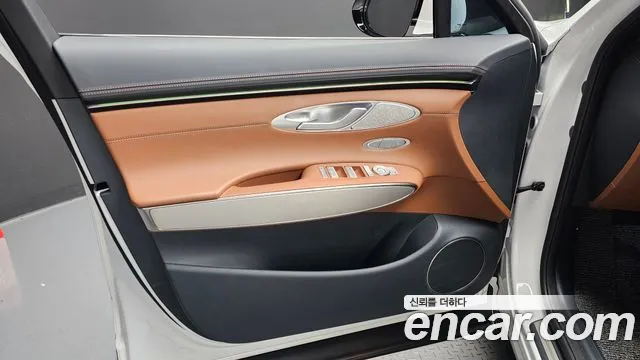 Genesis GV70 2.5T Бензин AWD — Фото автомобиля 19