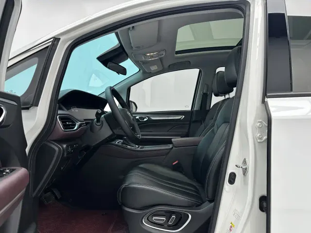 GAC Trumpchi M6 — Фото автомобиля 5