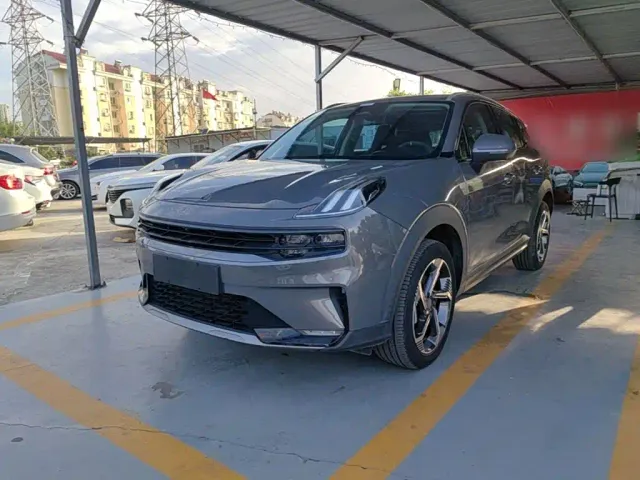 Фотография автомобиля — Lynk & Co 06 EM-P