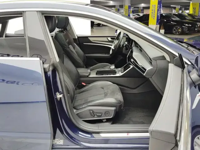 Audi A7L — Фото автомобиля 8