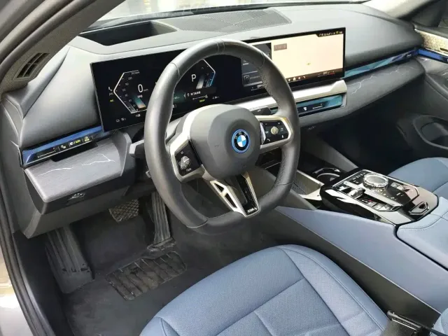 BMW i5 — Фото автомобиля 7