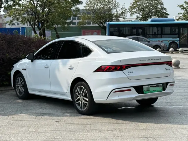 BYD Qin PLUS — Фото автомобиля 6