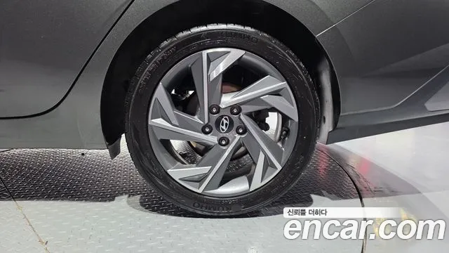 Hyundai Avante CN7 — Фото автомобиля 6