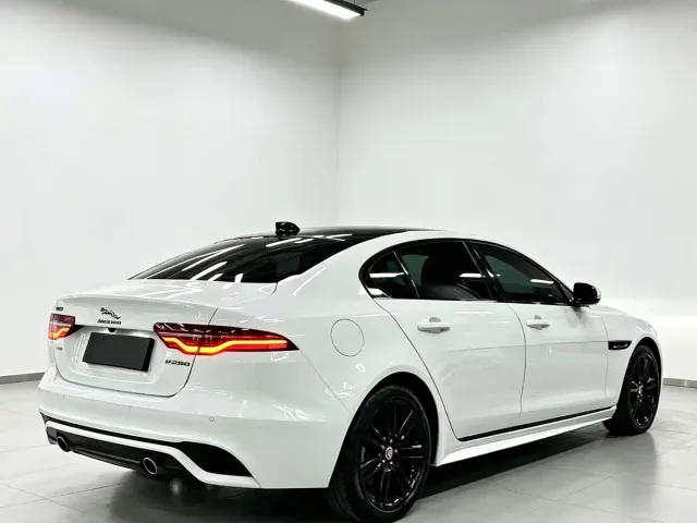 Jaguar XEL — Фото автомобиля 5