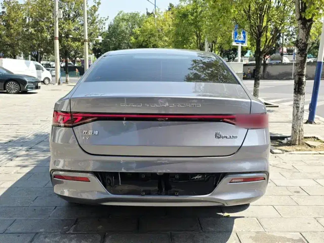 BYD Qin PLUS — Фото автомобиля 17