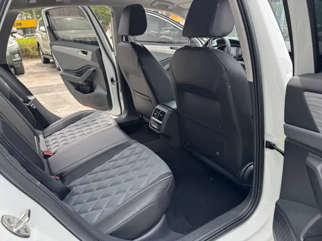 Volkswagen Sagitar — Фото автомобиля 11