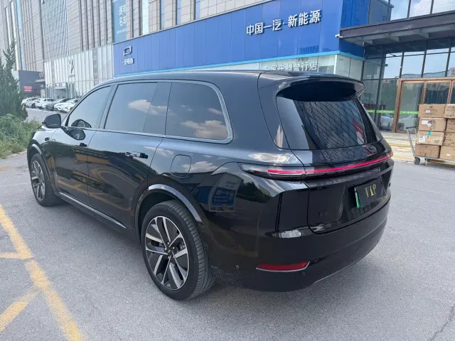 Li Auto L9 — Фото автомобиля 7