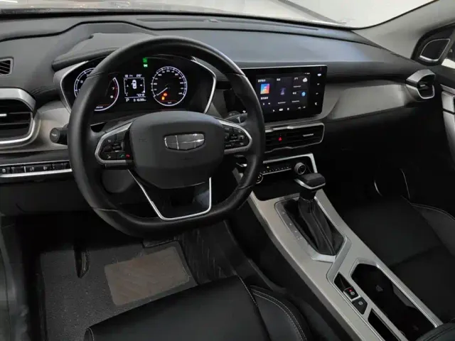 Geely Binyue — Фото автомобиля 12