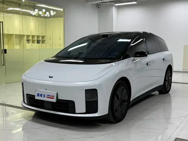 Фотография автомобиля — Li Auto i8