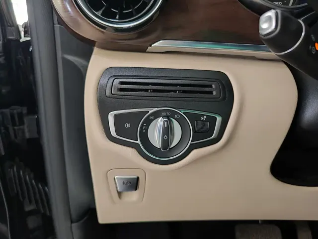 Mercedes-Benz V-Class — Фото автомобиля 17