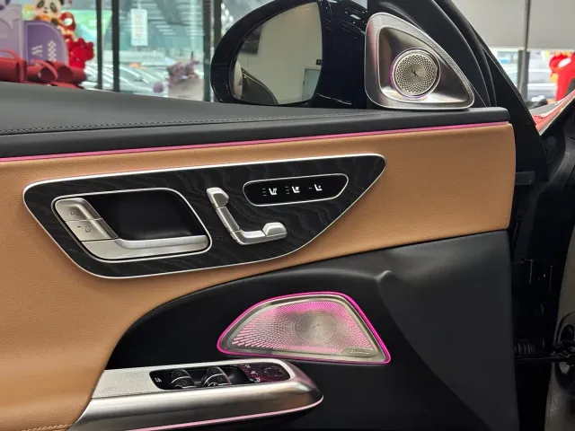 Mercedes-Benz E-Class — Фото автомобиля 4