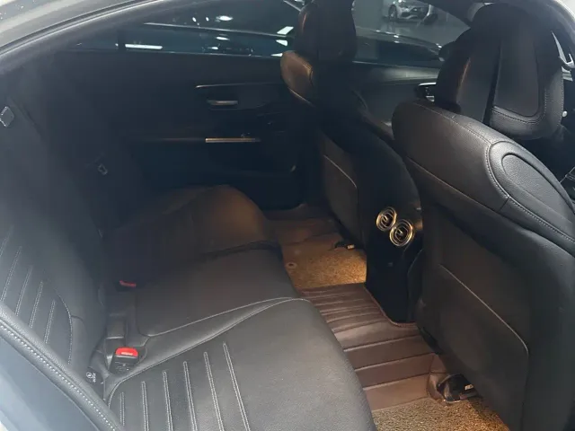 Mercedes-Benz C-Class — Фото автомобиля 10