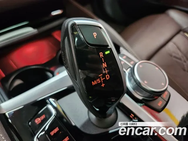 BMW 5 Series G30 — Фото автомобиля 9