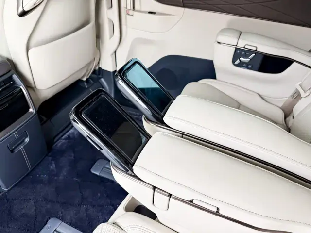 Toyota Alphard — Фото автомобиля 10