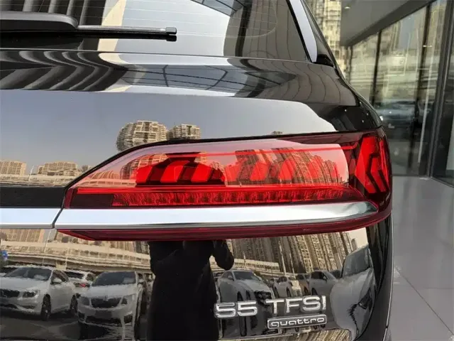 Audi Q7 — Фото автомобиля 13