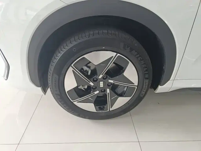 Geely Galaxy E5 — Фото автомобиля 22