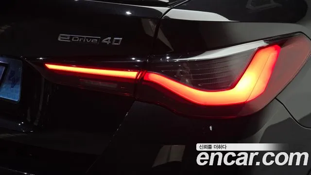 BMW i4 — Фото автомобиля 22