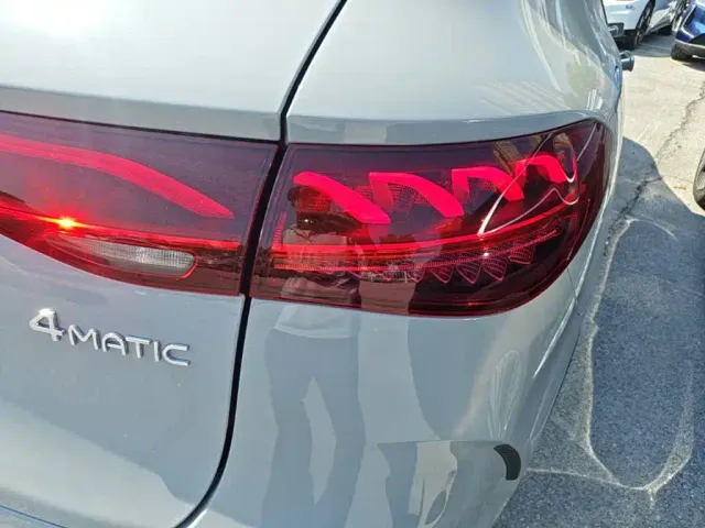 Mercedes-Benz EQE SUV — Фото автомобиля 7