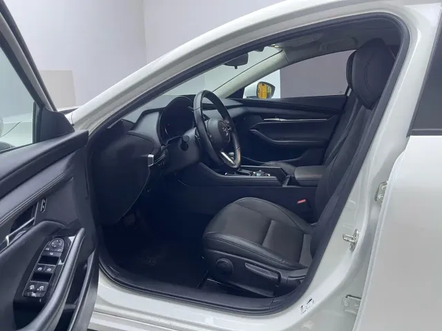 Mazda Axela — Фото автомобиля 13