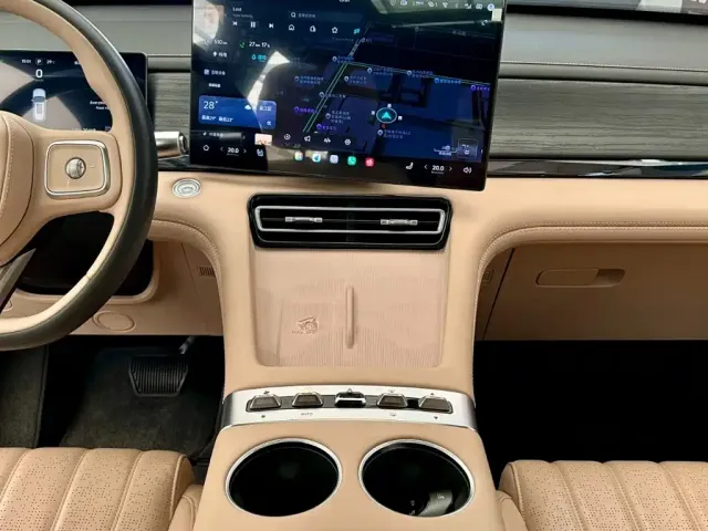 Jetour Shanhai Jetour Shanhai L7 PLUS 2025 Base Model 7-Seater — Фото автомобиля 10