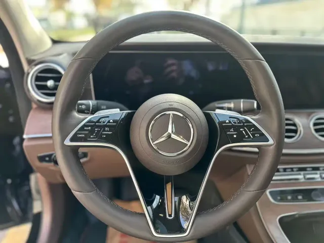 Mercedes-Benz E-Class — Фото автомобиля 5