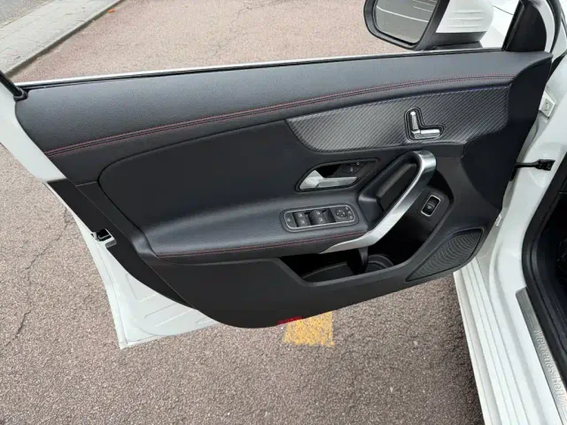 Mercedes-Benz A-Class — Фото автомобиля 6