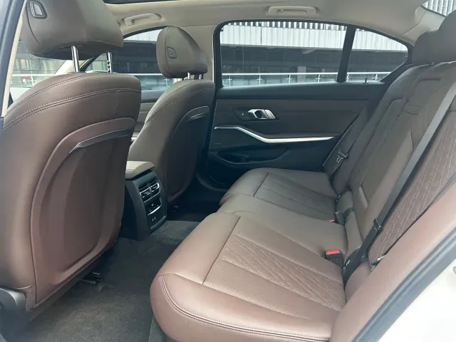 BMW 3 Series — Фото автомобиля 9