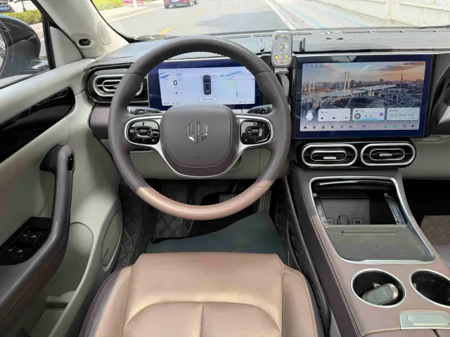 Leapmotor C11 — Фото автомобиля 9