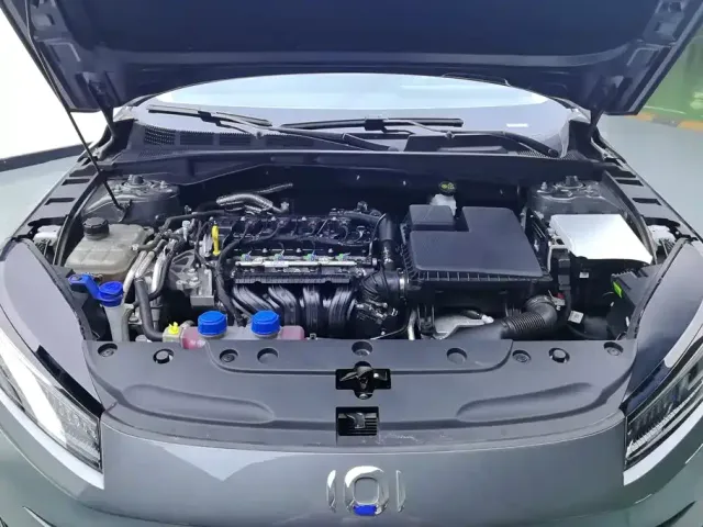 Changan Qiyuan A05 — Фото автомобиля 10