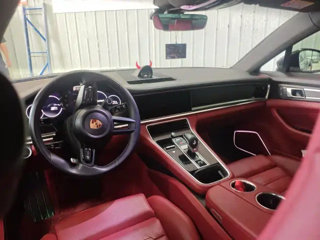 Porsche Panamera — Фото автомобиля 2