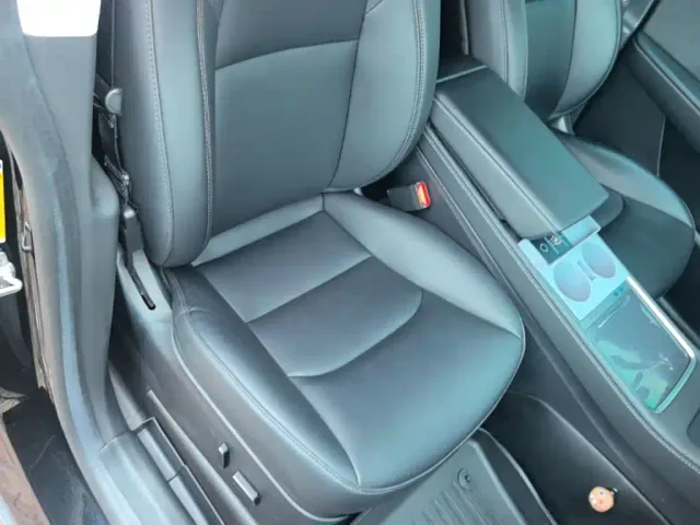 Tesla Model Y — Фото автомобиля 24