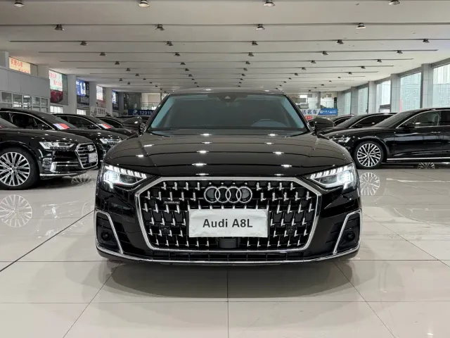 Audi A8 — Фото автомобиля 2
